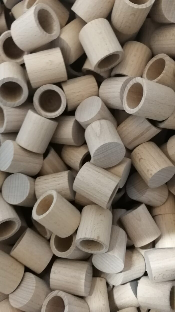 Производство деревянных колпачков для флаконов